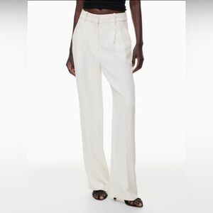 Aritzia Effortless pants *never worn*